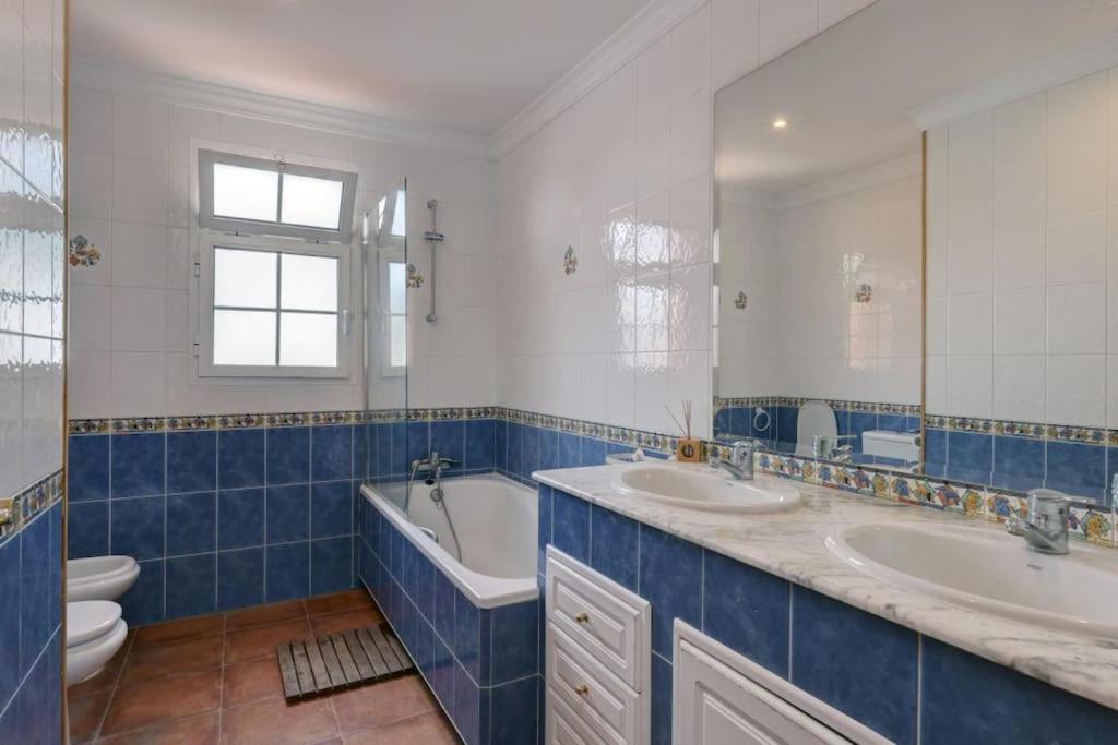 Traditional Spanish Near Puerto Banus Villa *