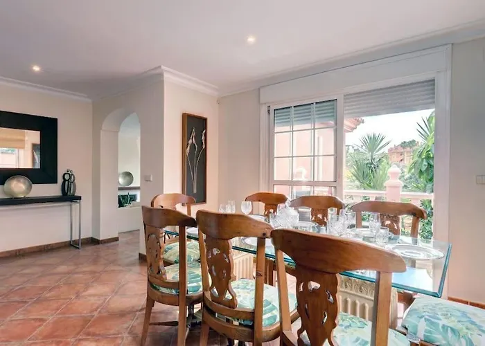 Traditional Spanish Villa Near Puerto Banus
